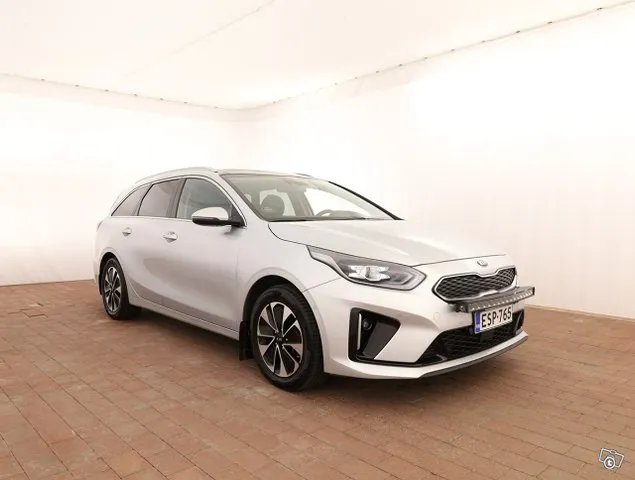 KIA Ceed 1,6 GDI Plug-In Hybrid Business Premium SW DCT - Suomi-auto,Ilmastoidut nahat, Lasikatto - J. autoturva - Ilmainen kotiintoimitus Image 1